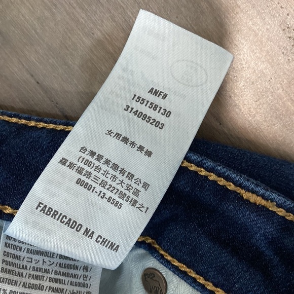 Abercrombie & Fitch high rise slim straight destroyed jeans 27x33 - Picture 7 of 11